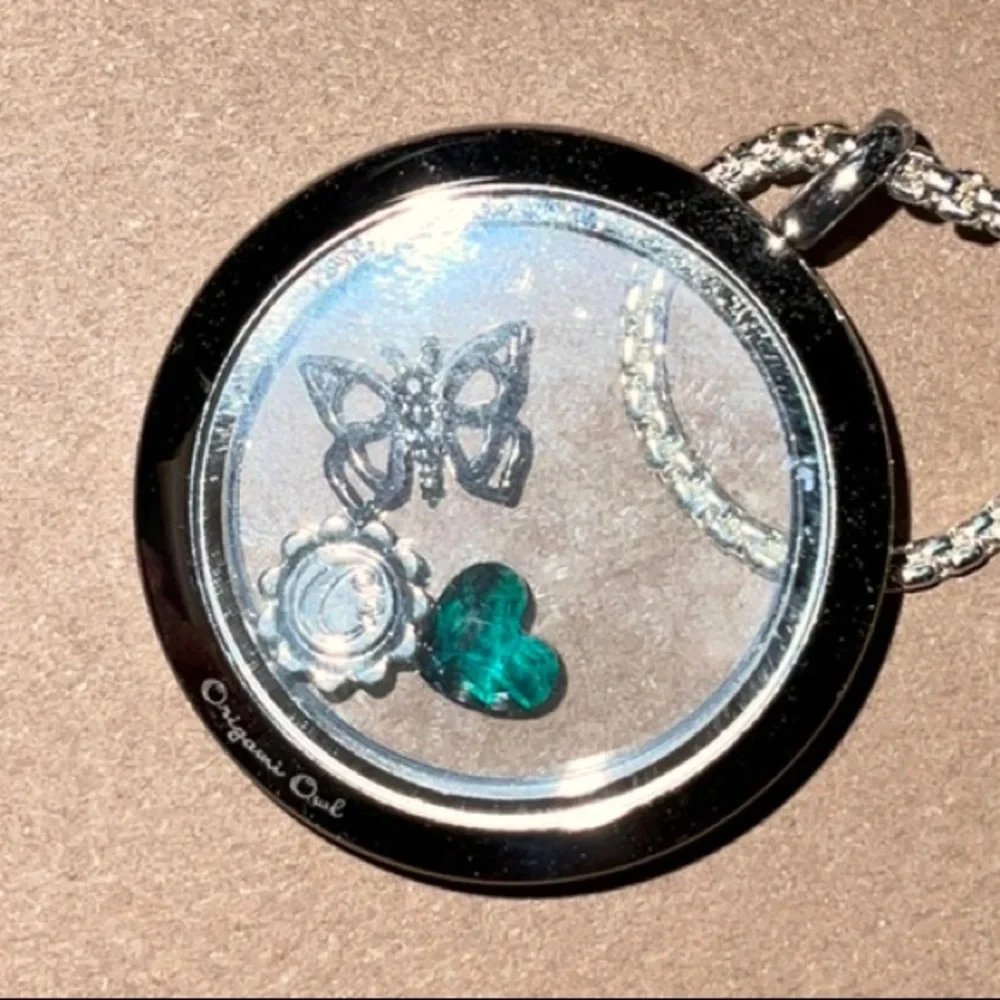 Origami Owl Silver Tone Chain and Blue Stoned Pendant With Three Interior Charms - Picture 6 of 11